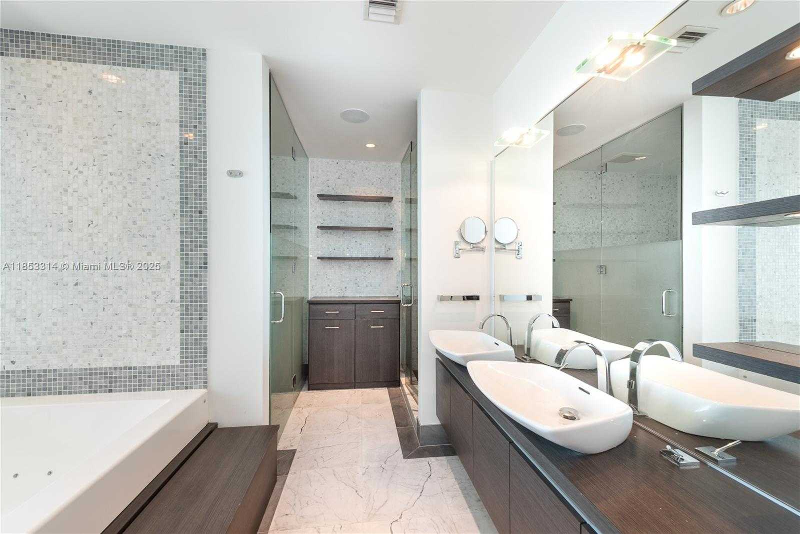 Small Image of 200 BISCAYNE BOULEVARD WAY #5101, Miami Number 17