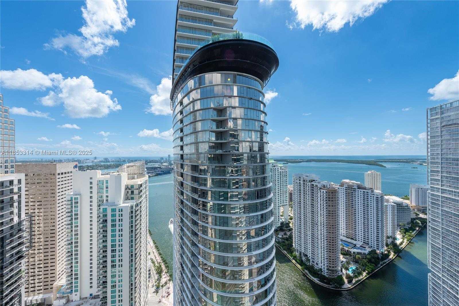 Small Image of 200 BISCAYNE BOULEVARD WAY #5101, Miami Number 2