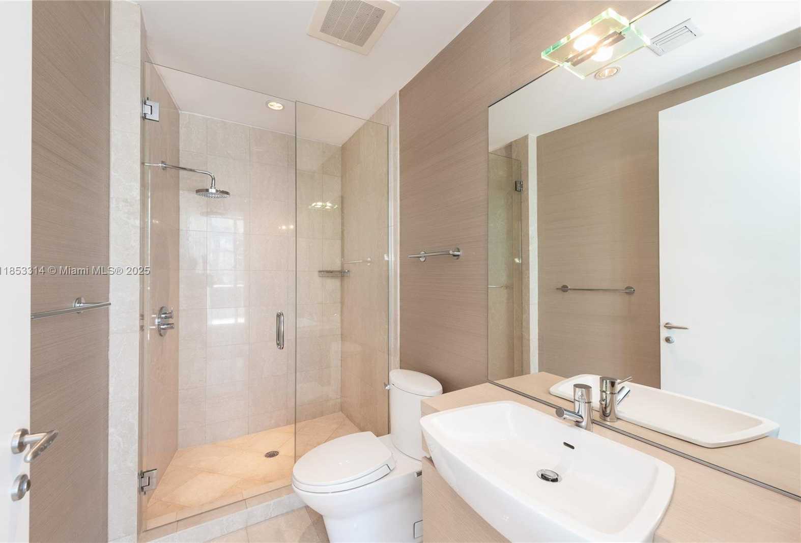 Small Image of 200 BISCAYNE BOULEVARD WAY #5101, Miami Number 24