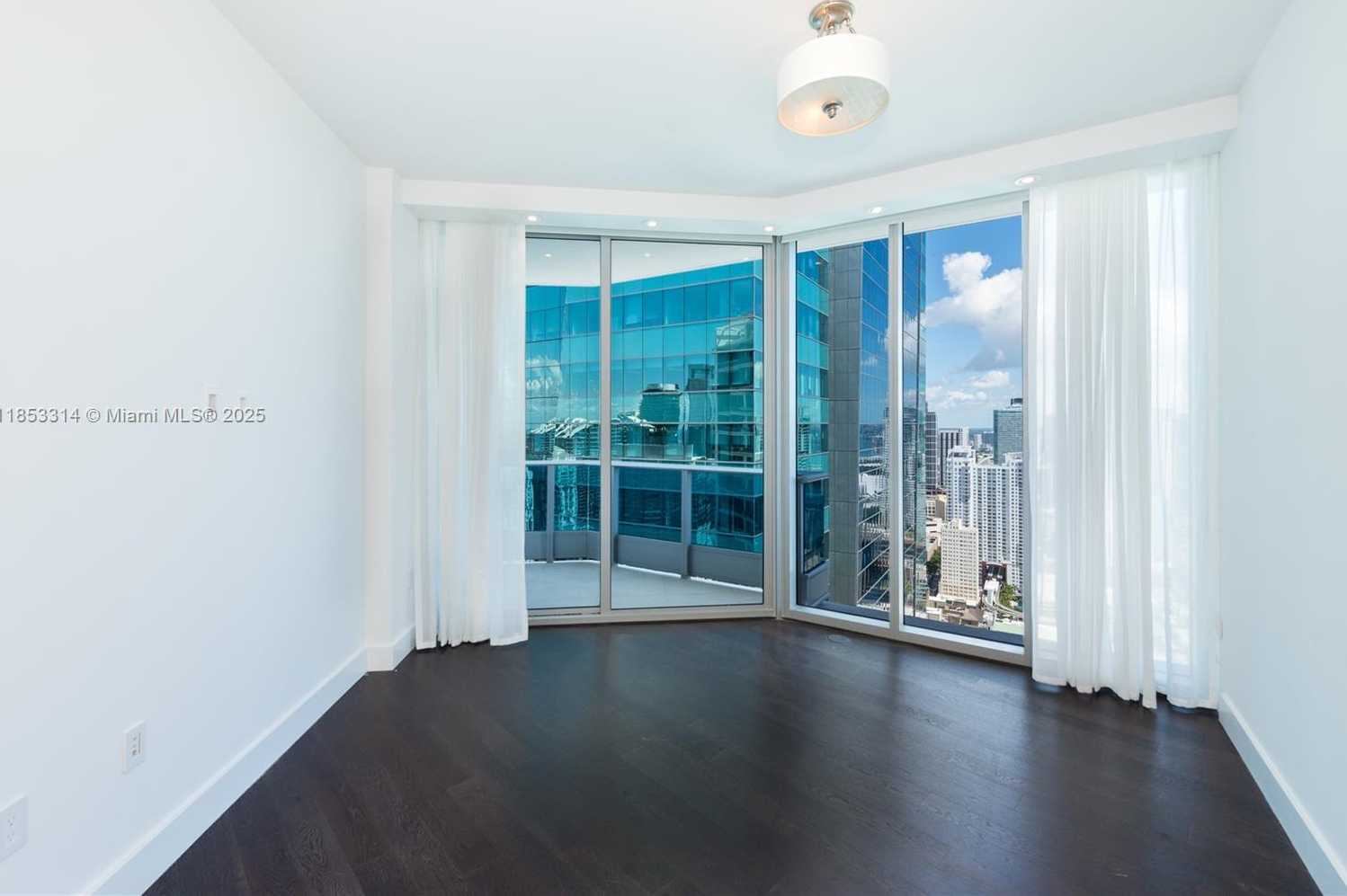 Small Image of 200 BISCAYNE BOULEVARD WAY #5101, Miami Number 25