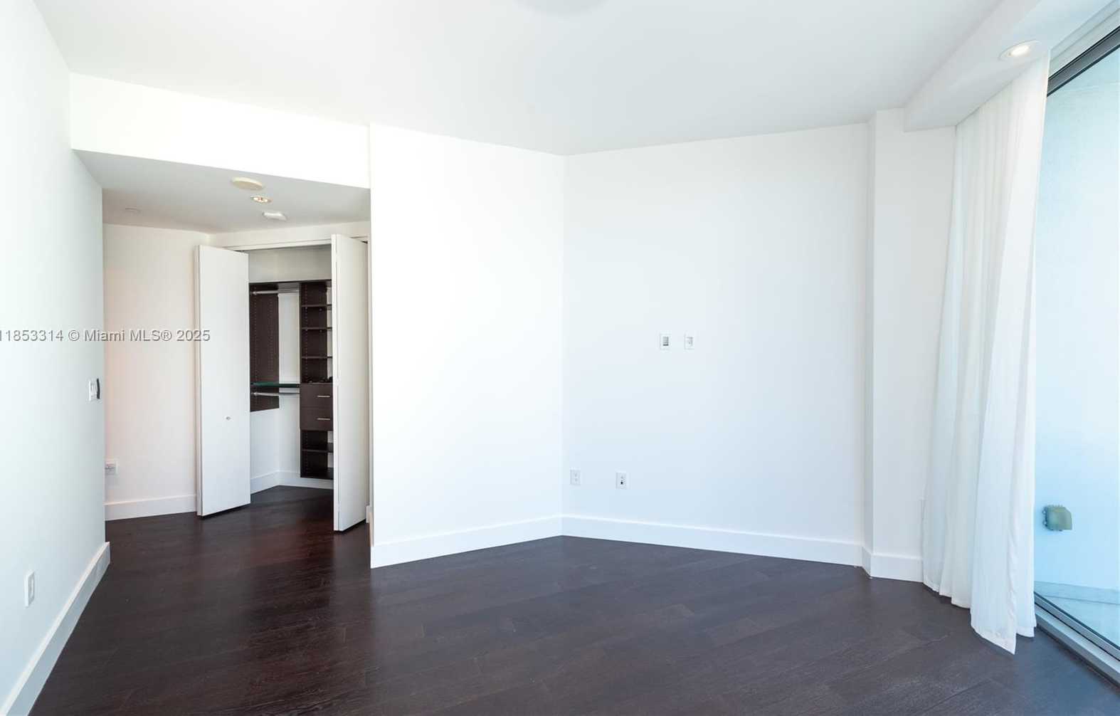 Small Image of 200 BISCAYNE BOULEVARD WAY #5101, Miami Number 26