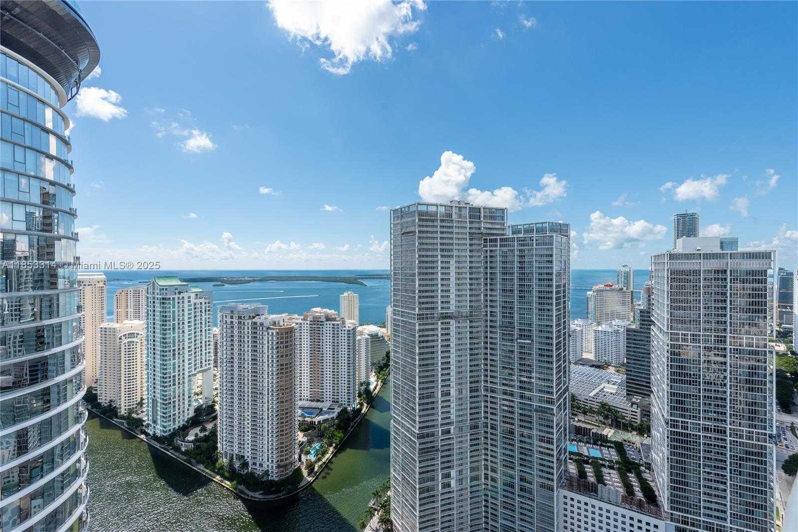 Small Image of 200 BISCAYNE BOULEVARD WAY #5101, Miami Number 3