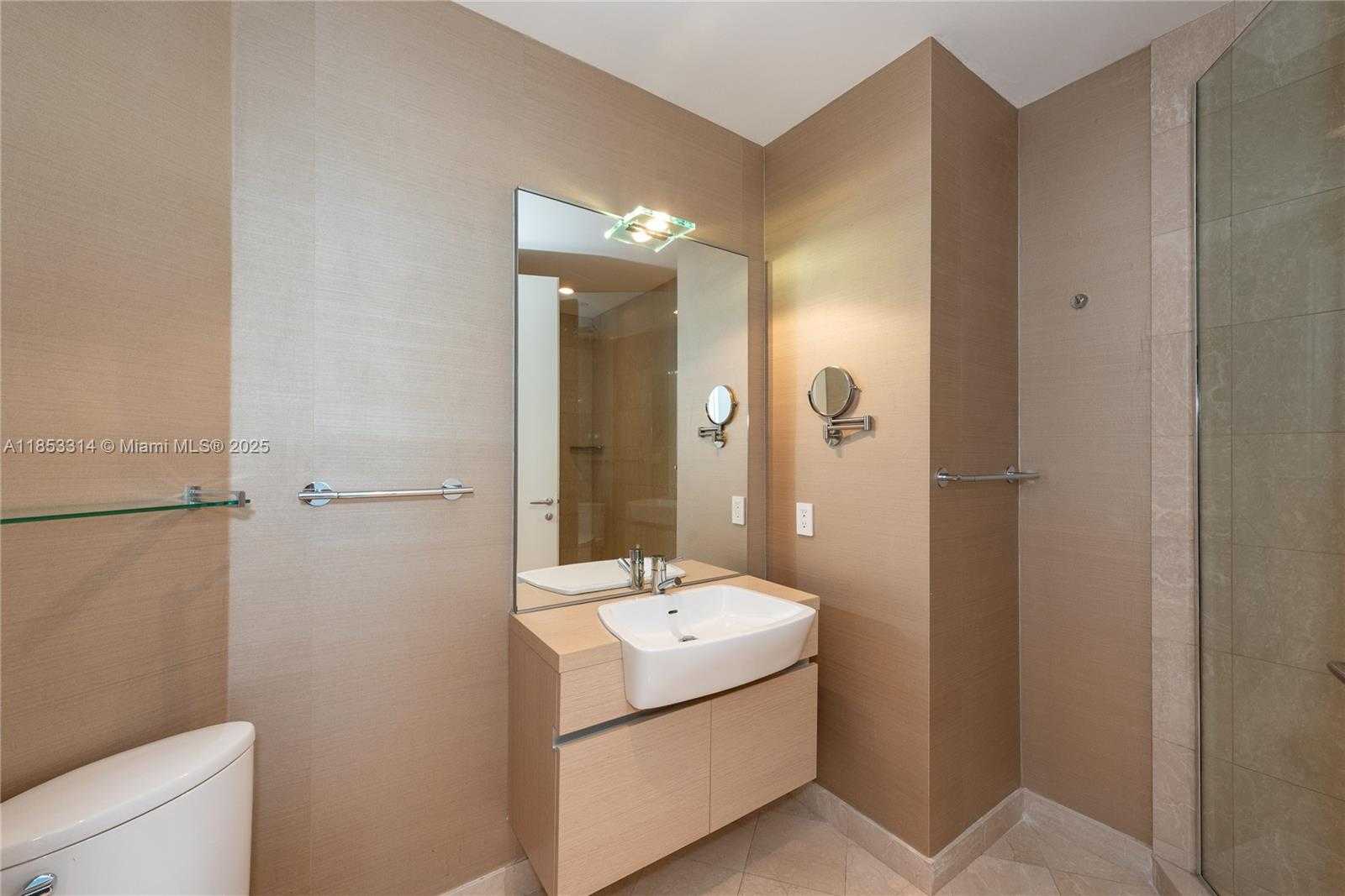 Small Image of 200 BISCAYNE BOULEVARD WAY #5101, Miami Number 30