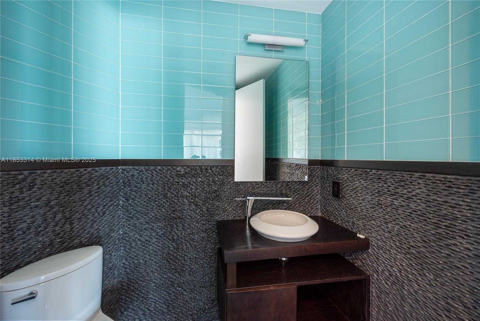 Small Image of 200 BISCAYNE BOULEVARD WAY #5101, Miami Number 32