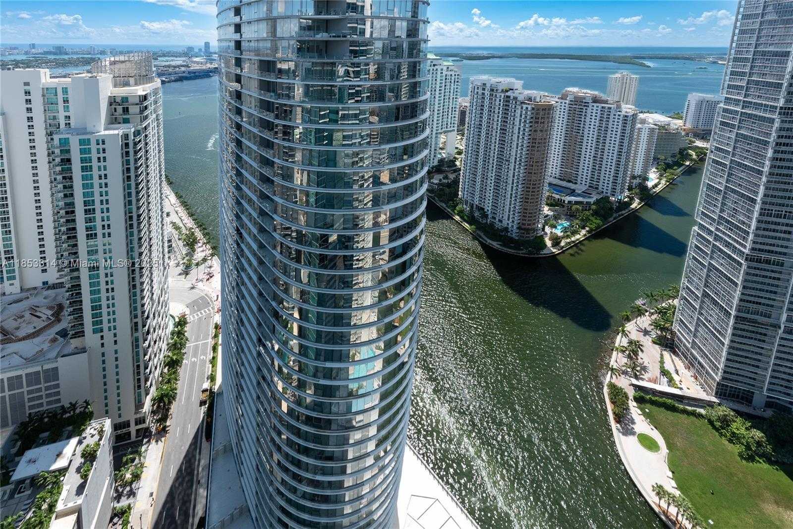 Small Image of 200 BISCAYNE BOULEVARD WAY #5101, Miami Number 4
