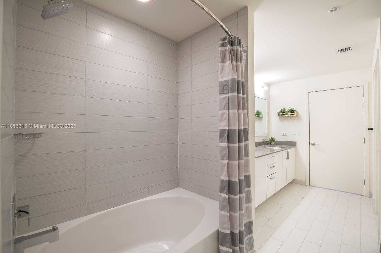 Small Image of 999 SOUTH WEST 1ST AVE #1715, Miami Number 4
