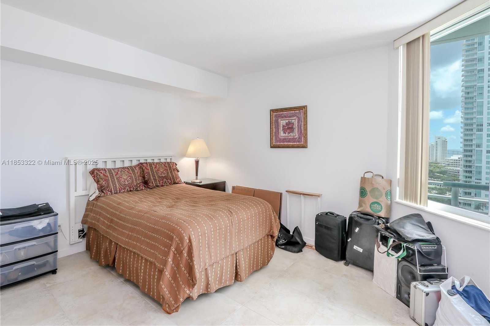 Small Image of 335 SOUTH BISCAYNE BLVD #1705, Miami Number 12