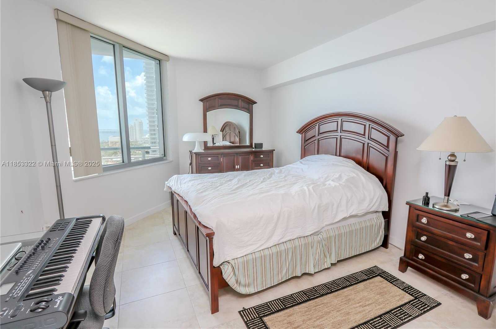 Small Image of 335 SOUTH BISCAYNE BLVD #1705, Miami Number 15