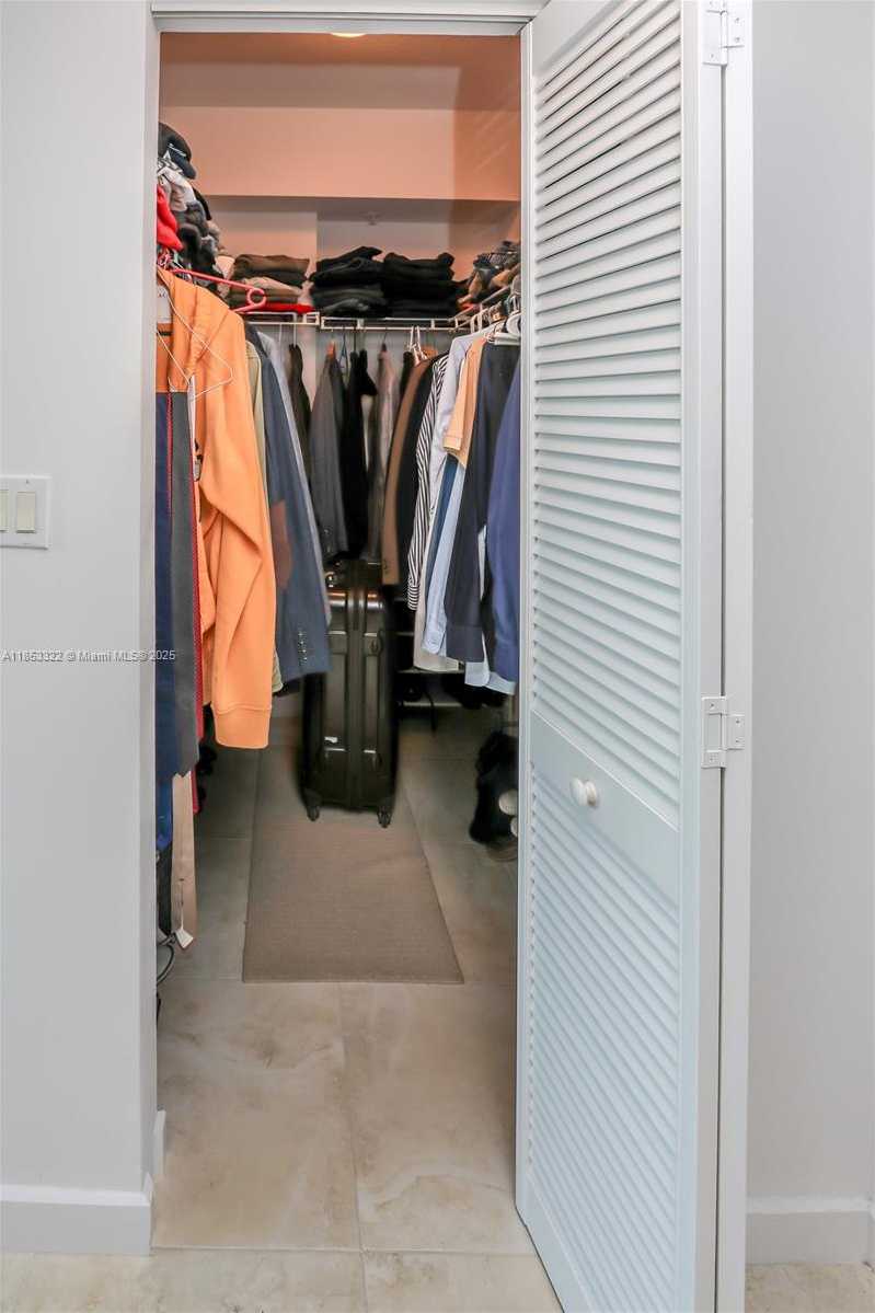 Small Image of 335 SOUTH BISCAYNE BLVD #1705, Miami Number 16