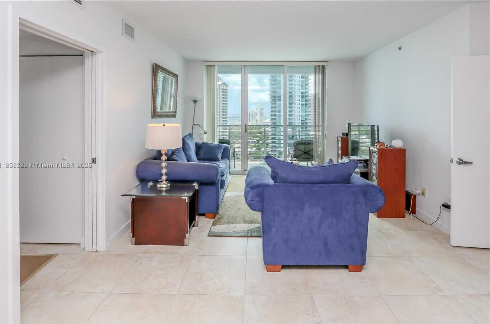Small Image of 335 SOUTH BISCAYNE BLVD #1705, Miami Number 4