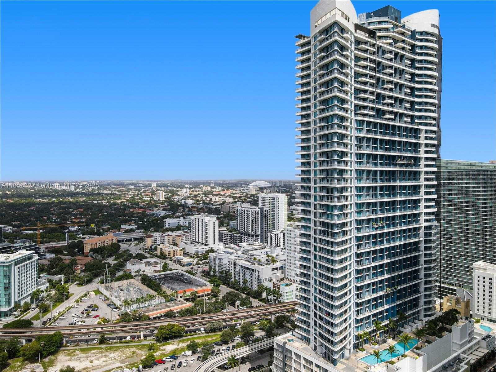 Small Image of 60 SOUTH WEST 13TH ST #1422, Miami Number 3