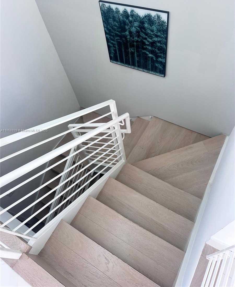 Small Image of 1000 99TH ST #5, Bay Harbor Islands Number 11