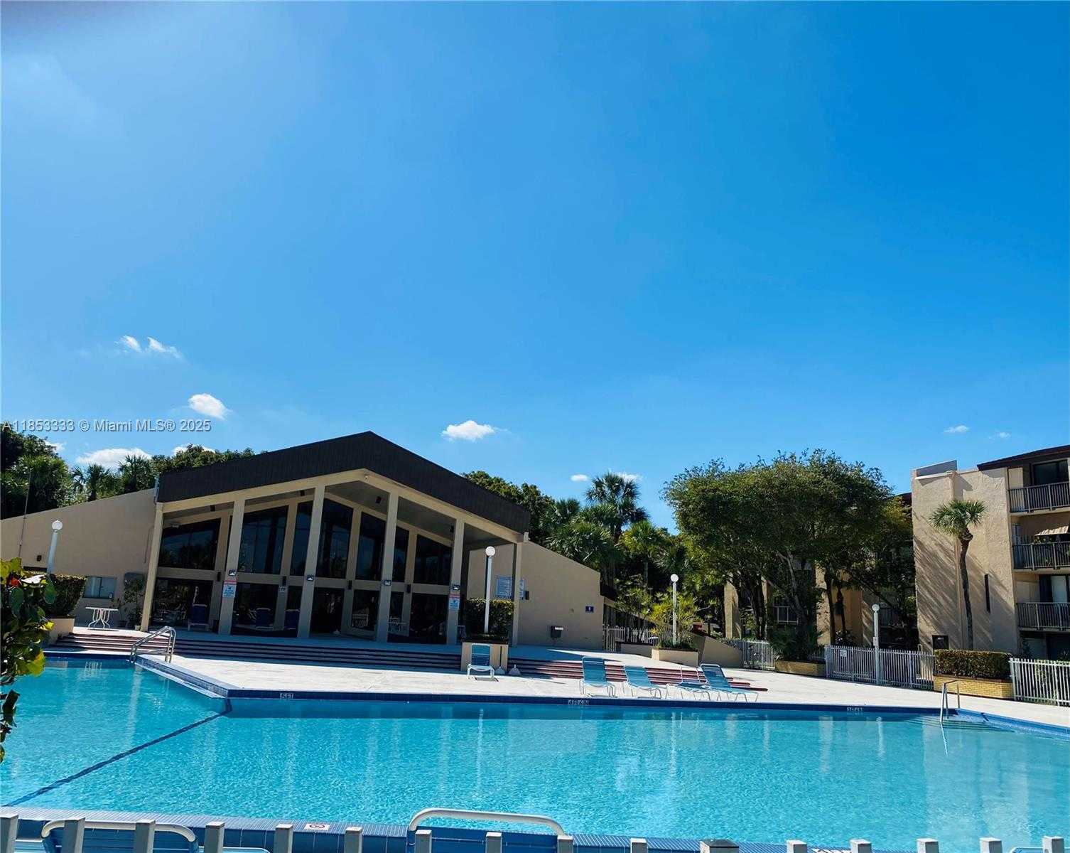Small Image of 14501 NORTH KENDALL DR #307H, Miami Number 10