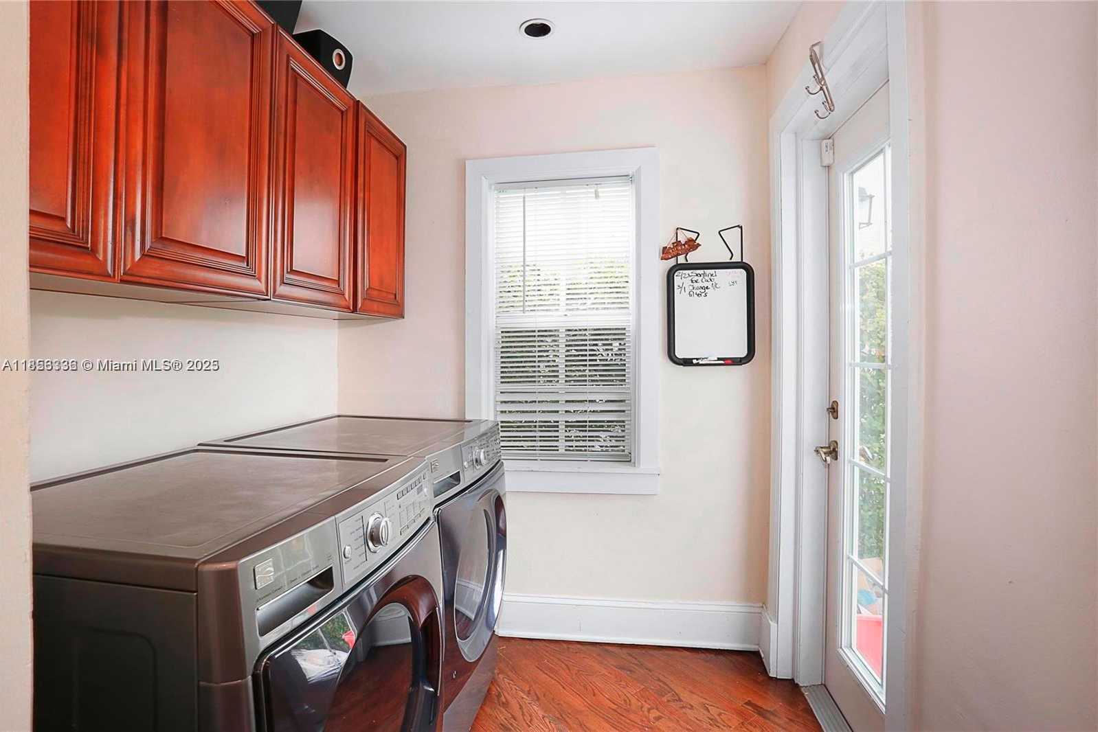 Small Image of 1222 PIZARRO ST, Coral Gables Number 13