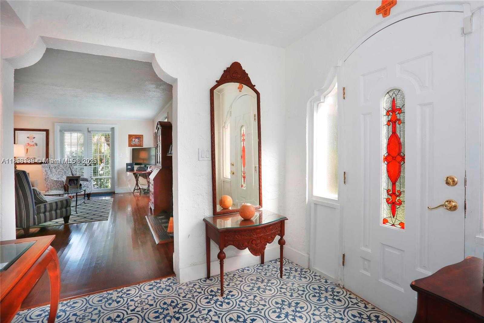 Small Image of 1222 PIZARRO ST, Coral Gables Number 2
