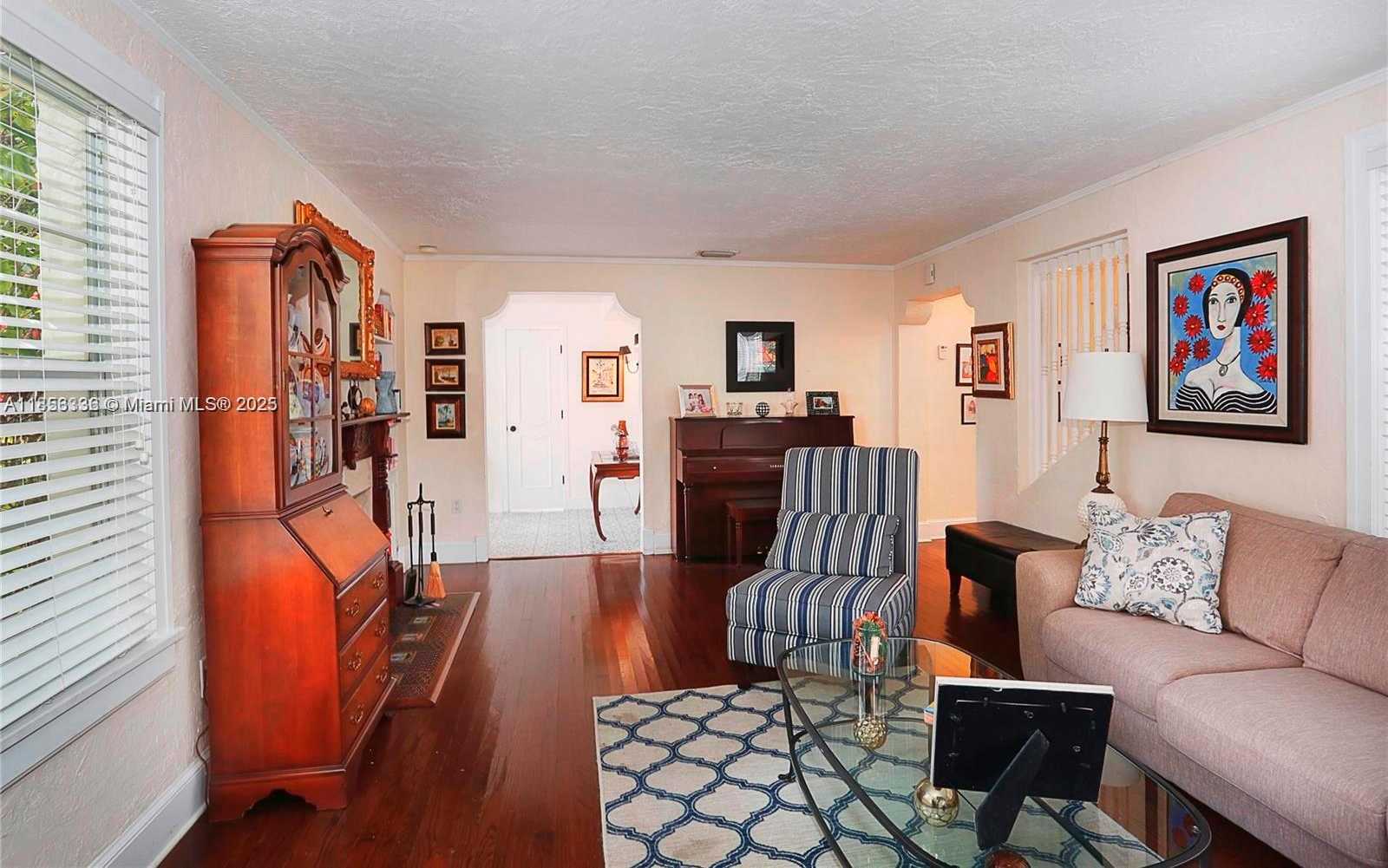 Small Image of 1222 PIZARRO ST, Coral Gables Number 5