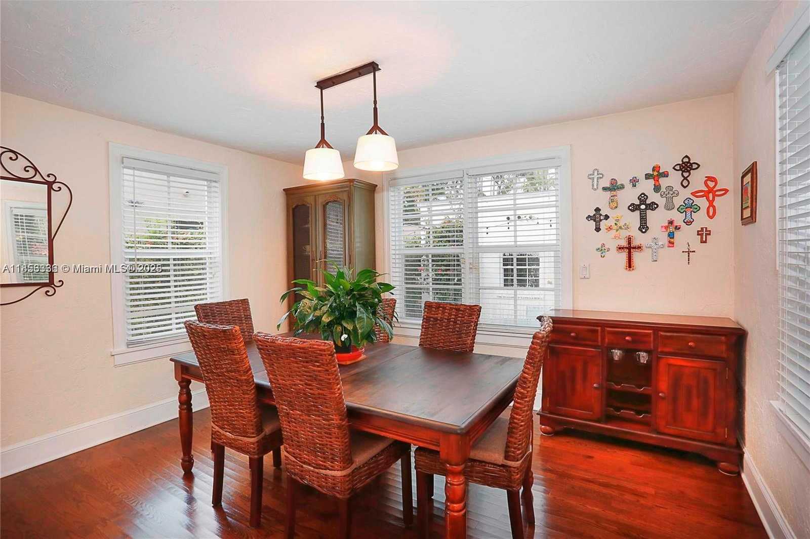 Small Image of 1222 PIZARRO ST, Coral Gables Number 7