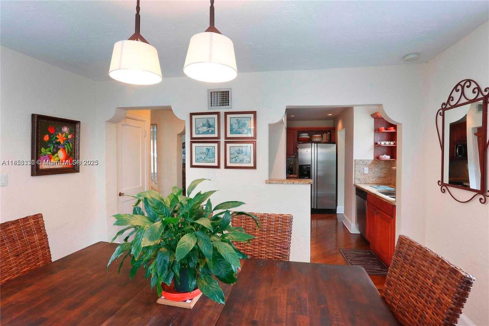 Small Image of 1222 PIZARRO ST, Coral Gables Number 9