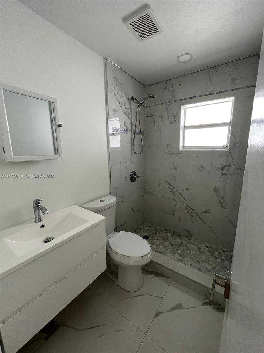 Small Image of 2682 WEST 74TH TER #2682, Hialeah Number 10