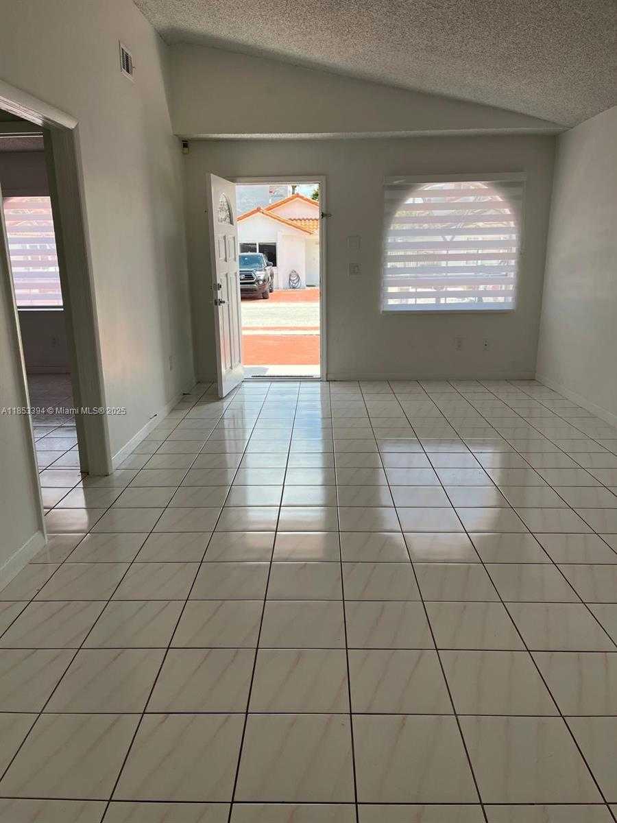 Small Image of 2682 WEST 74TH TER #2682, Hialeah Number 3
