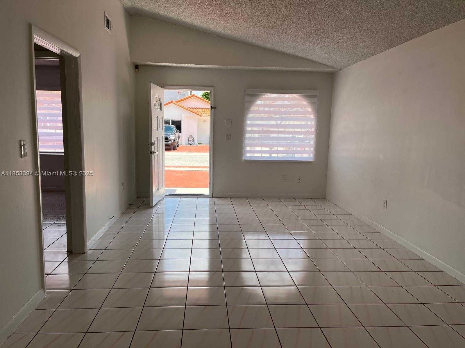 Small Image of 2682 WEST 74TH TER #2682, Hialeah Number 4