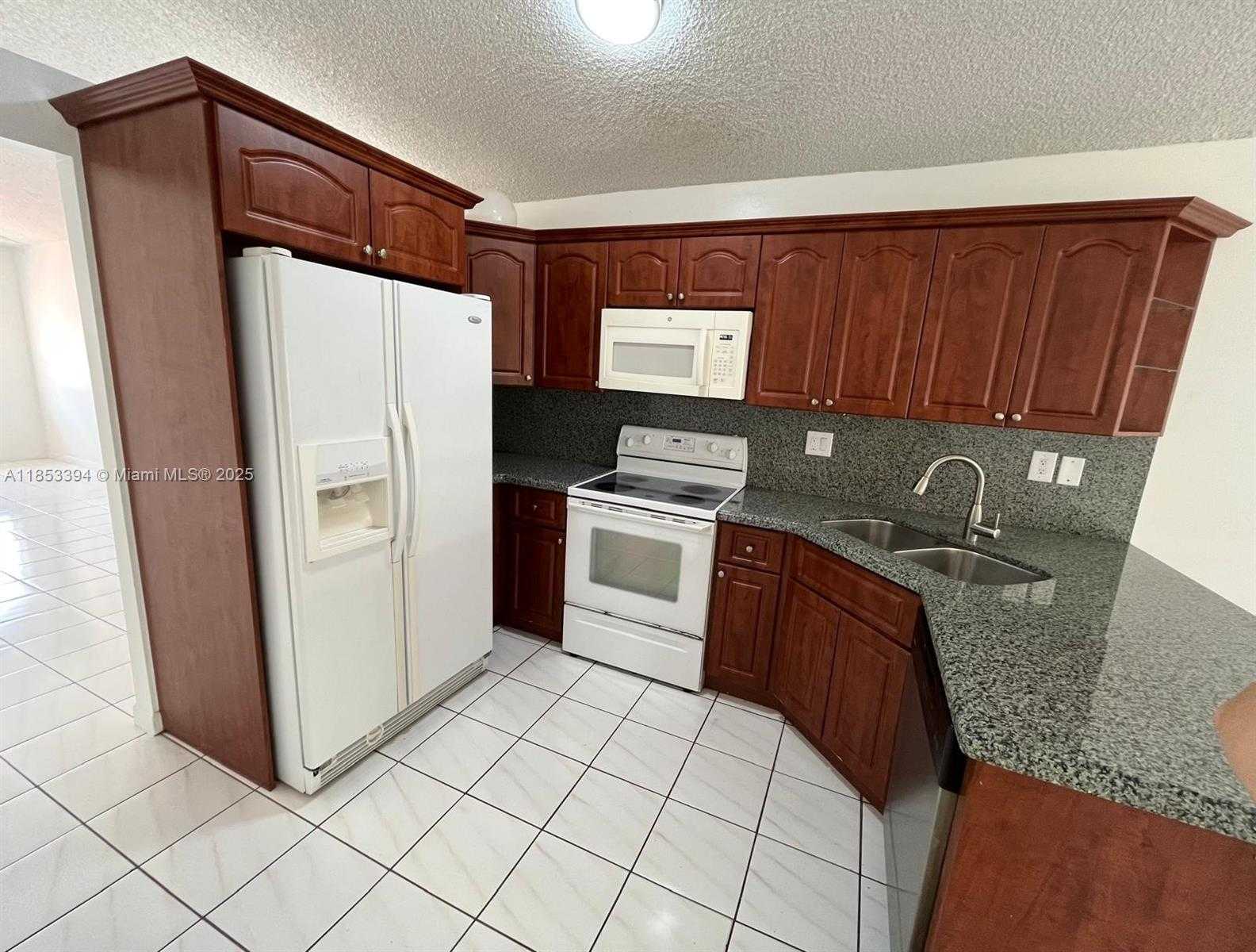 Small Image of 2682 WEST 74TH TER #2682, Hialeah Number 7