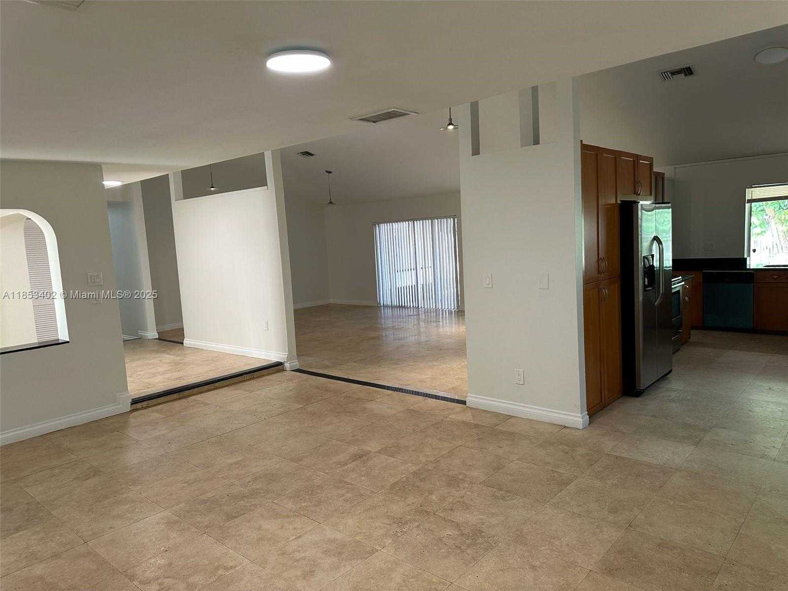 Small Image of 20605 NORTH EAST 9TH CT #N/A, Miami Number 12