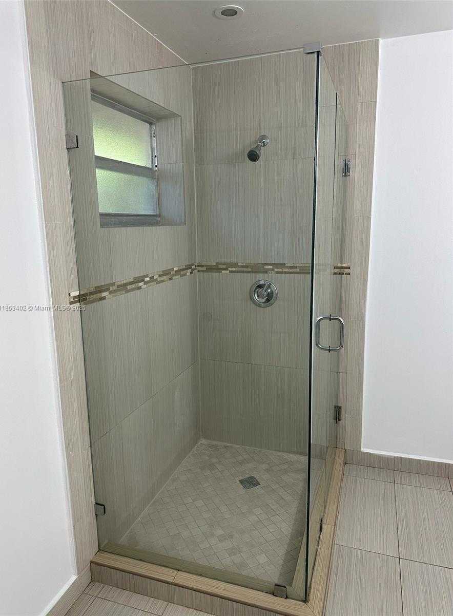 Small Image of 20605 NORTH EAST 9TH CT #N/A, Miami Number 18