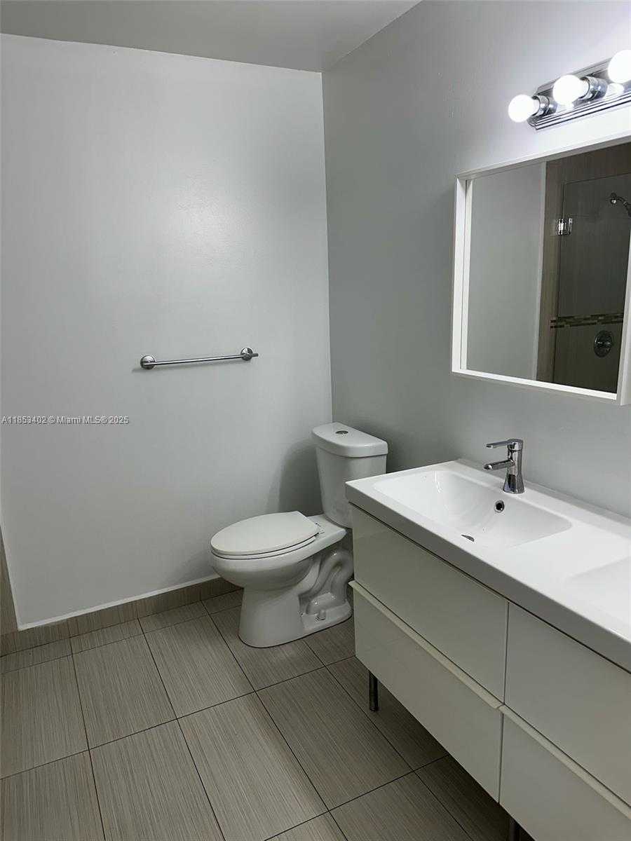 Small Image of 20605 NORTH EAST 9TH CT #N/A, Miami Number 19