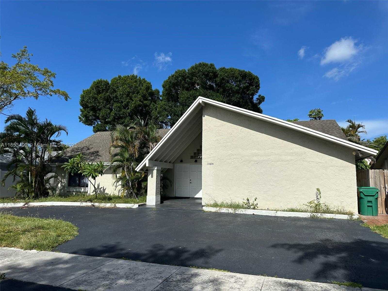 Small Image of 20605 NORTH EAST 9TH CT #N/A, Miami Number 2