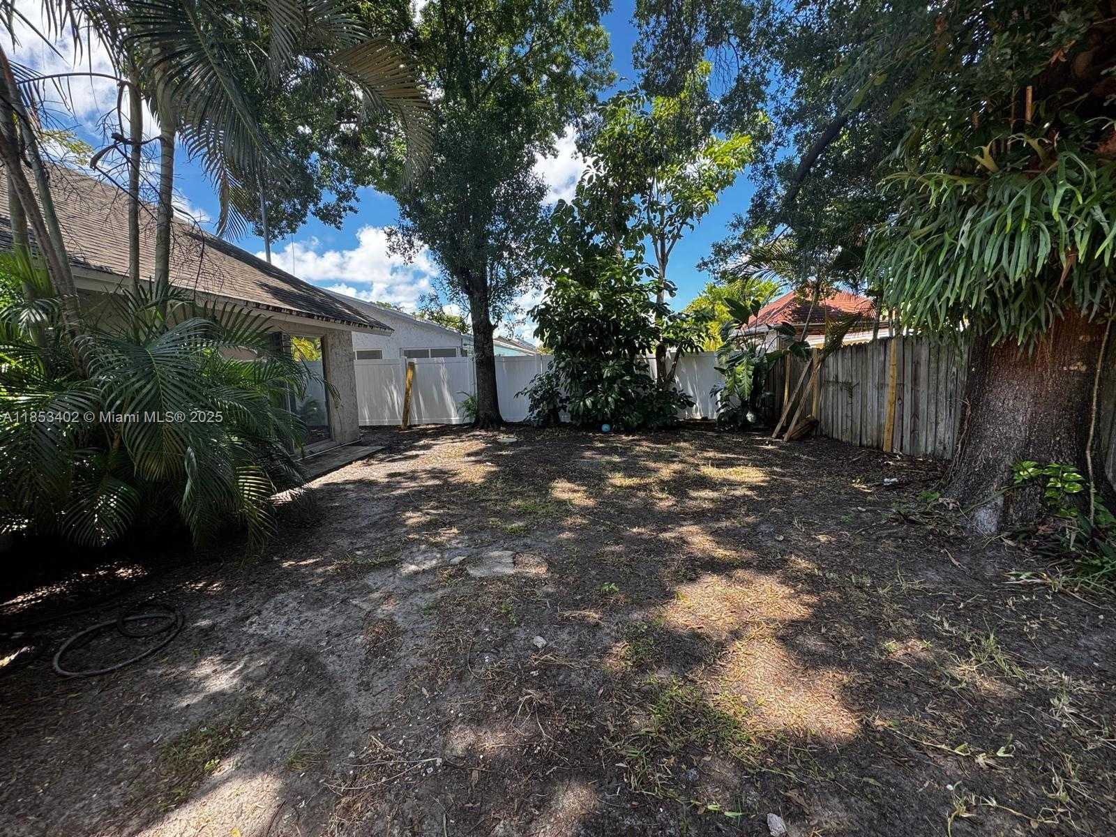 Small Image of 20605 NORTH EAST 9TH CT #N/A, Miami Number 7