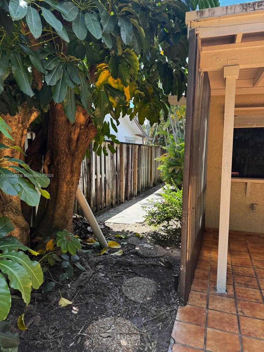 Small Image of 20605 NORTH EAST 9TH CT #N/A, Miami Number 8