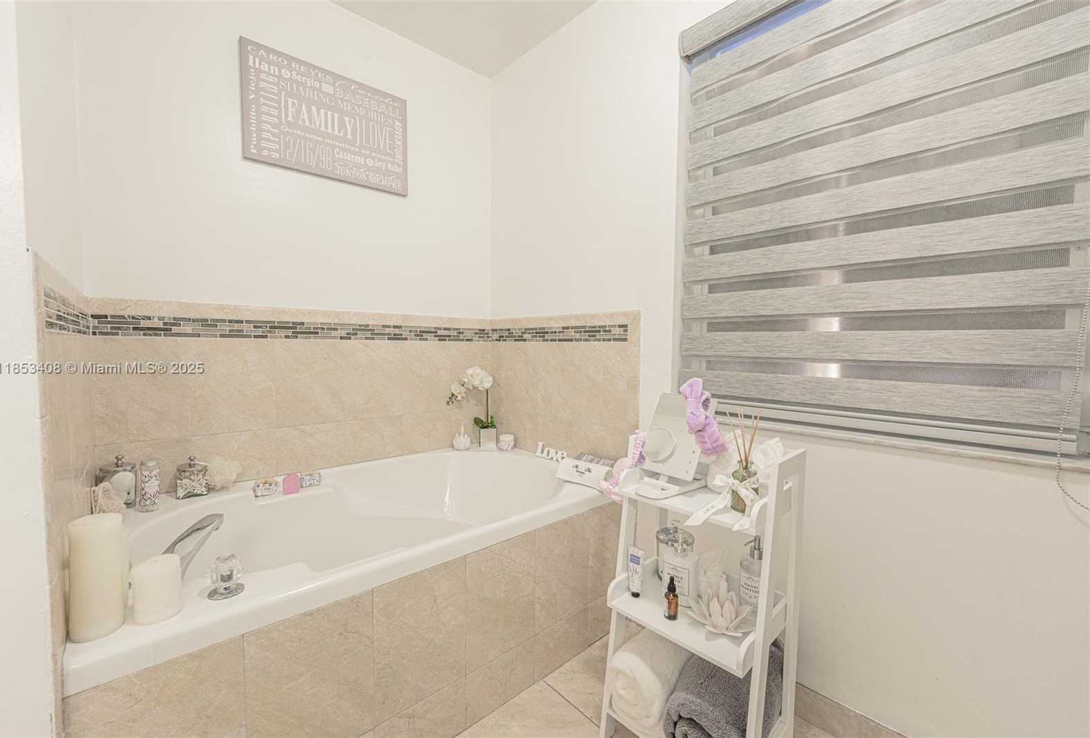 Small Image of 9138 SOUTH WEST 167TH CT, Miami Number 10