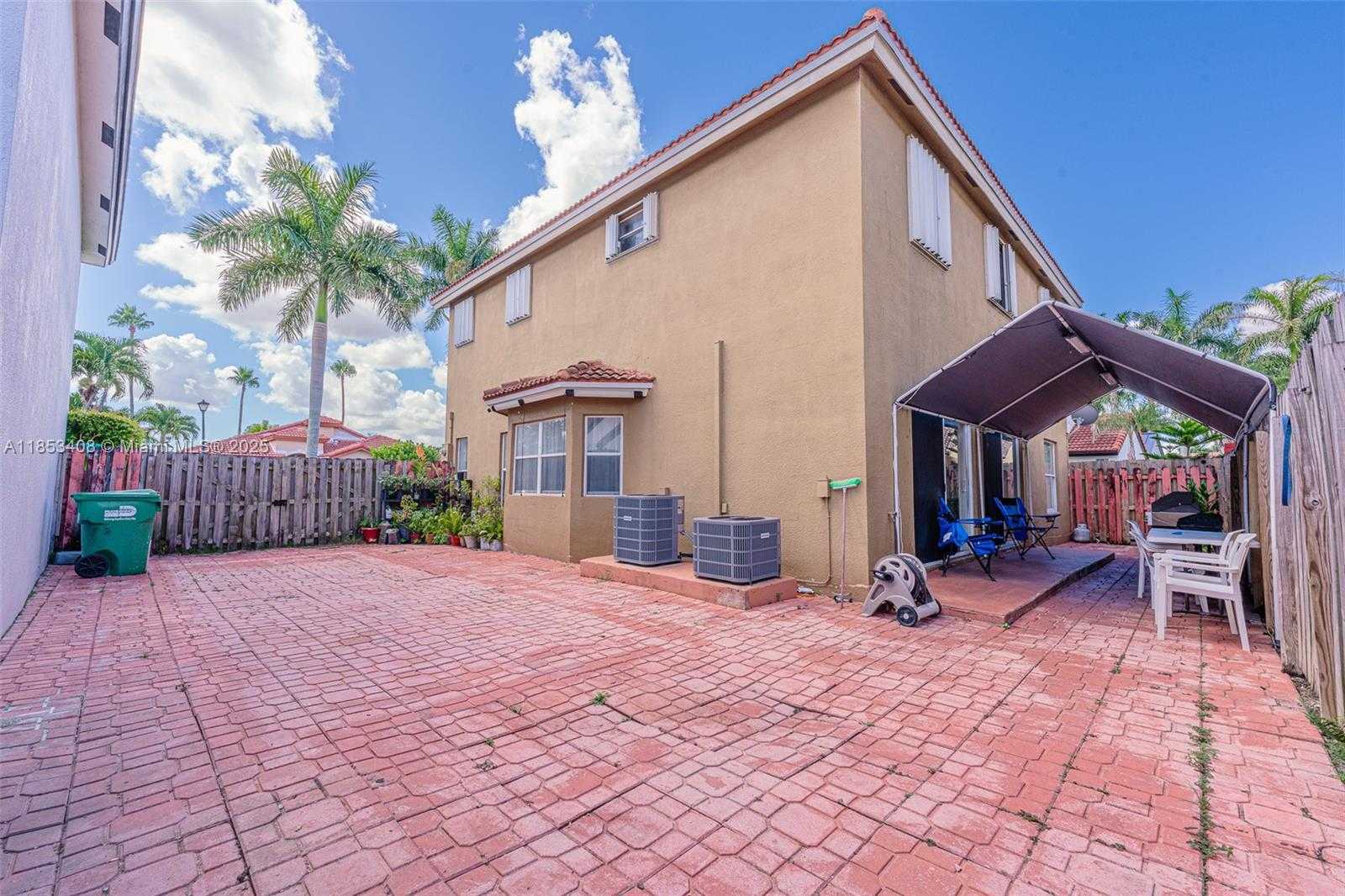 Small Image of 9138 SOUTH WEST 167TH CT, Miami Number 4