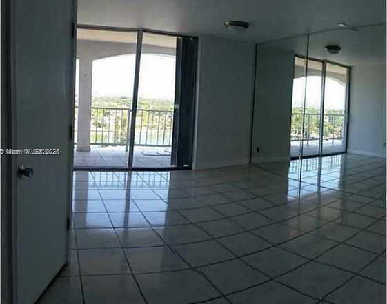 Small Image of 5401 COLLINS AVE #829, Miami Beach Number 21