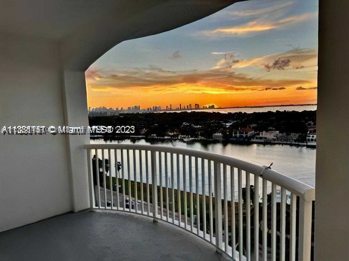 Small Image of 5401 COLLINS AVE #829, Miami Beach Number 22
