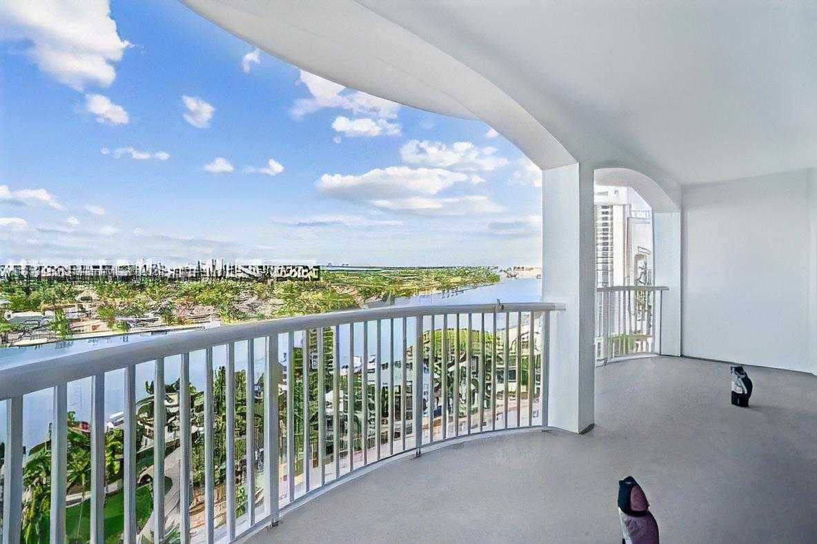 Small Image of 5401 COLLINS AVE #829, Miami Beach Number 23