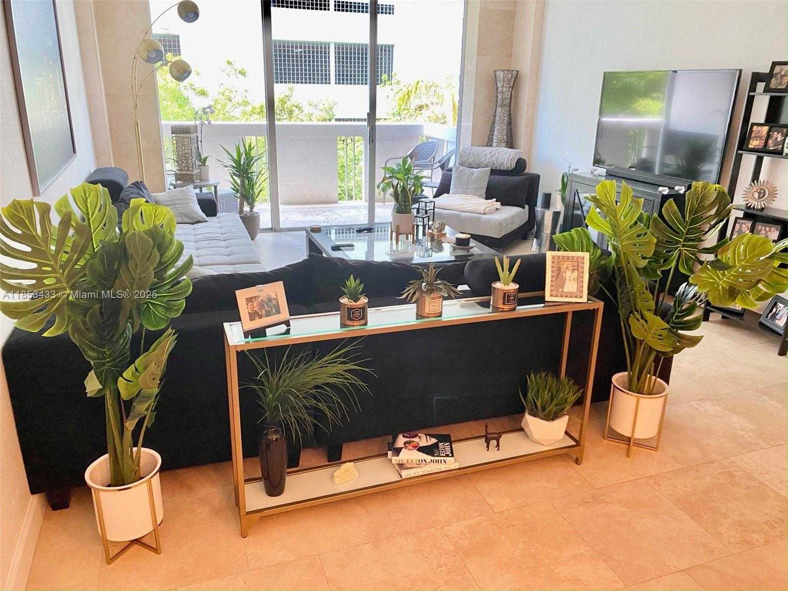 Small Image of 800 WEST AVE #406, Miami Beach Number 3