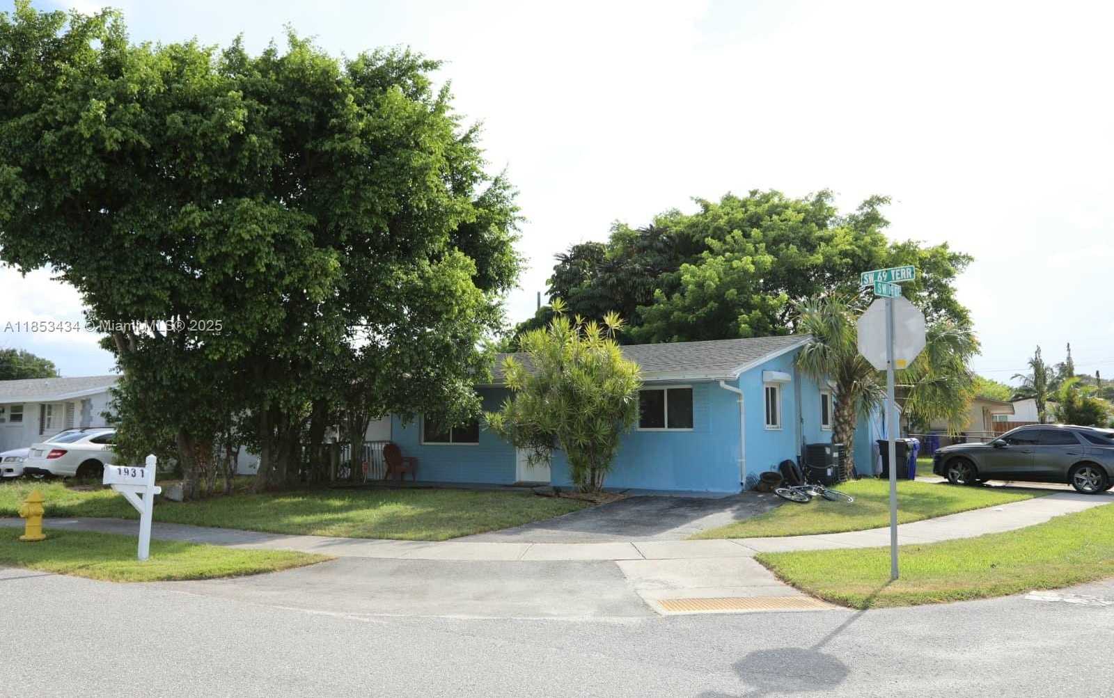 Small Image of 1931 SOUTH WEST 69TH TER #1931, North Lauderdale Number 15