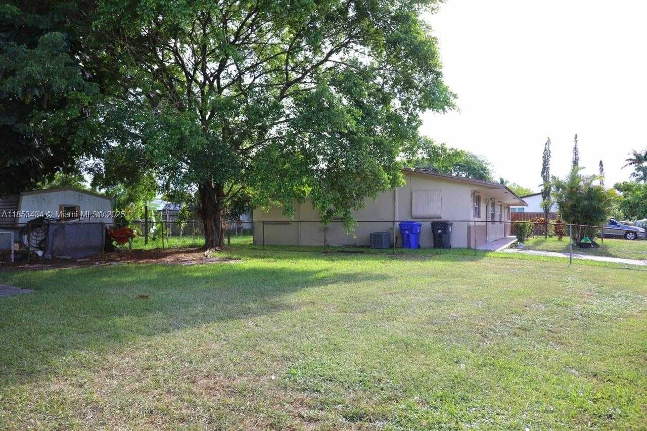 Small Image of 1931 SOUTH WEST 69TH TER #1931, North Lauderdale Number 18