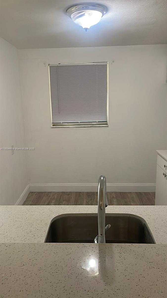 Small Image of 18101 NORTH WEST 68TH AVE #E103, Hialeah Number 2