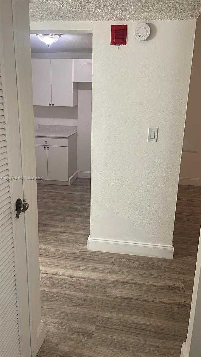 Small Image of 18101 NORTH WEST 68TH AVE #E103, Hialeah Number 5