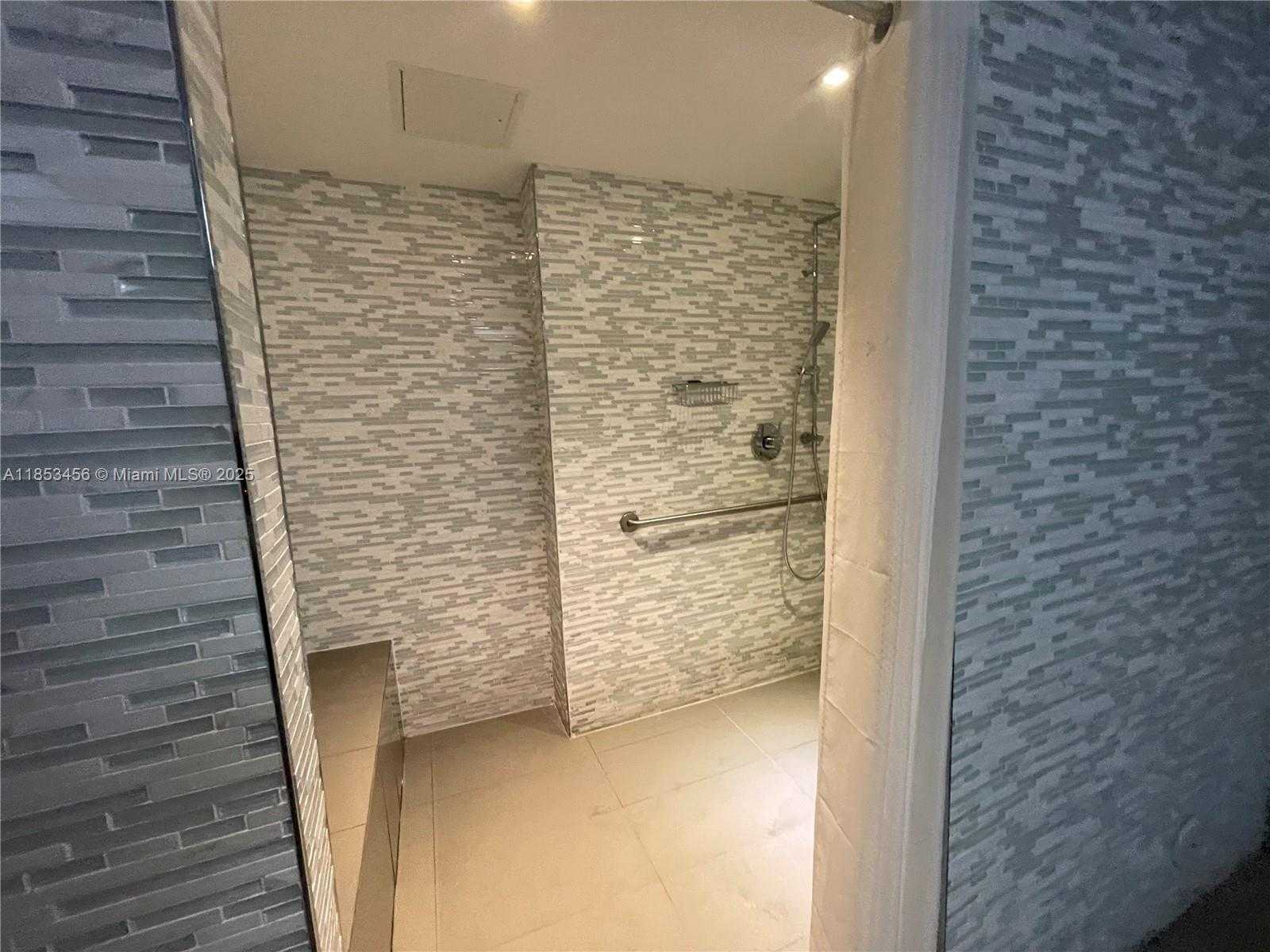 Small Image of 16001 COLLINS AVE #4107, Sunny Isles Beach Number 11