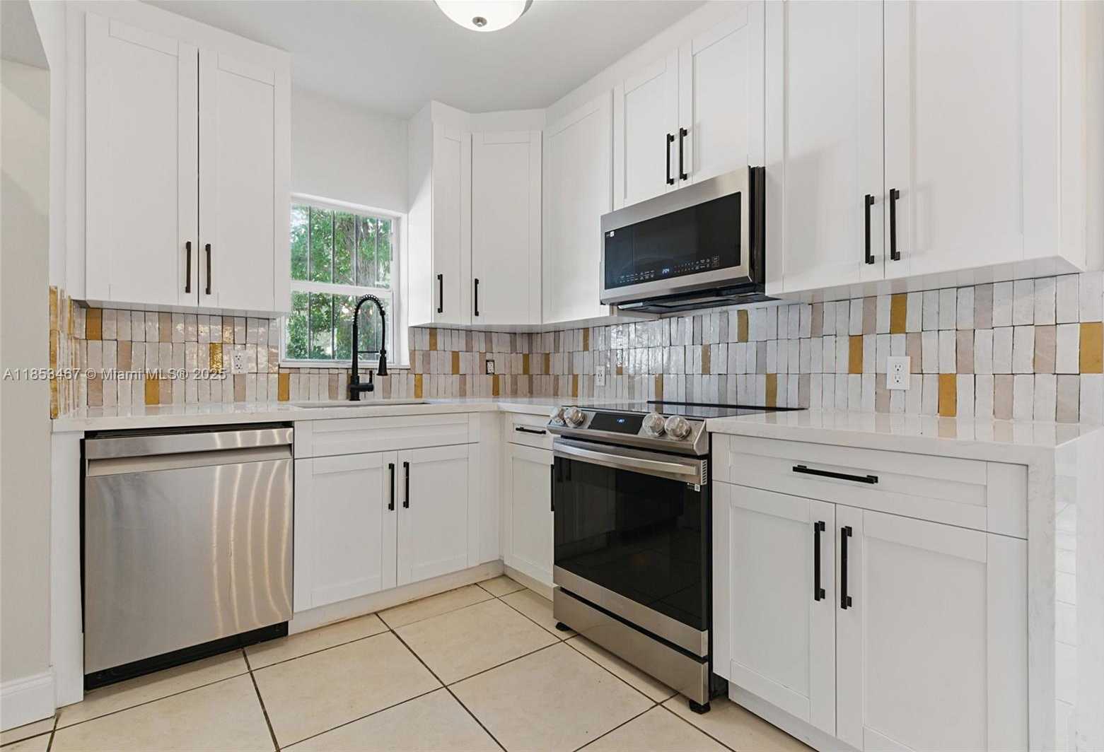 Small Image of 500 NORTH WEST 47TH ST #500, Miami Number 13
