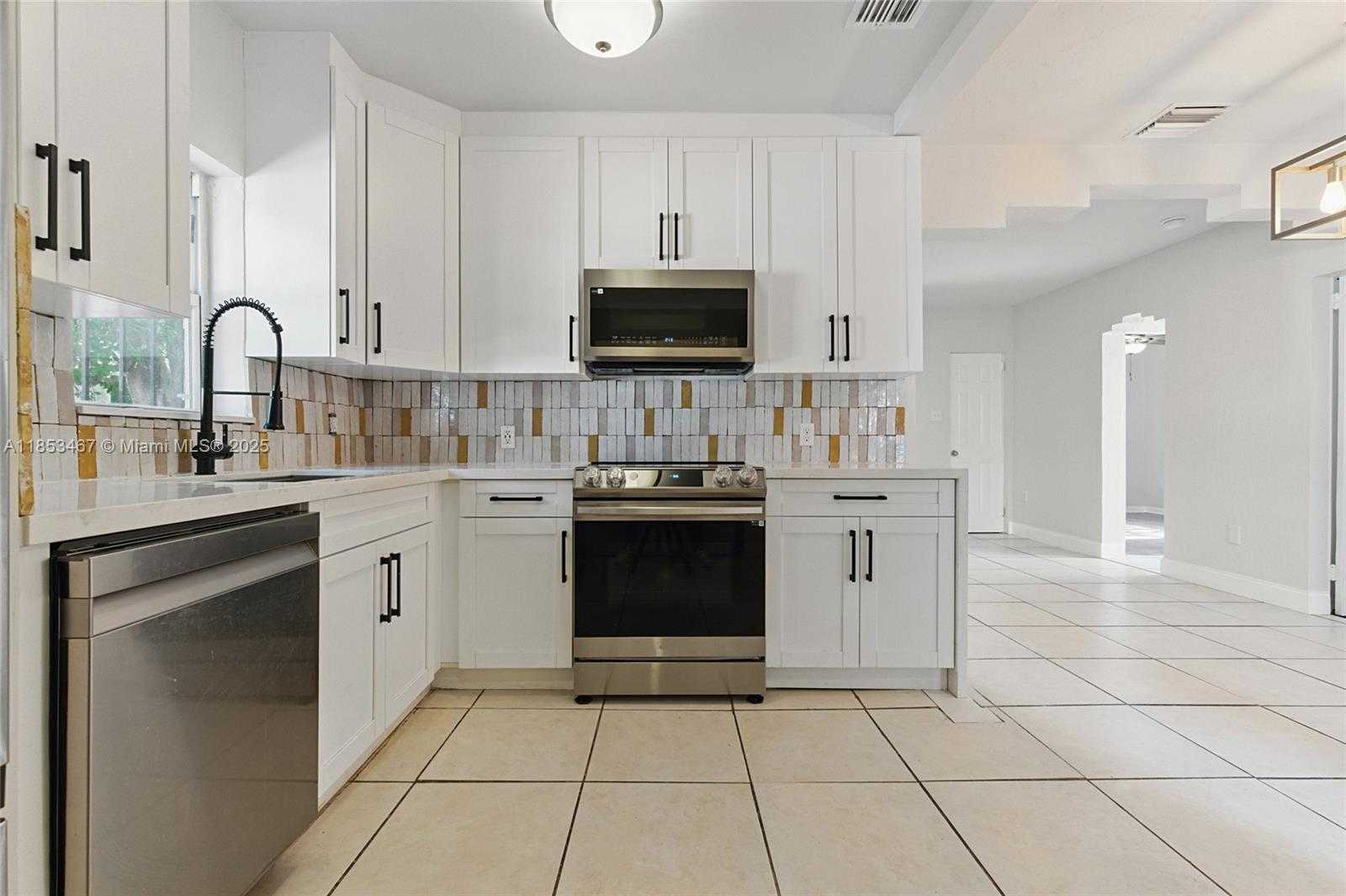 Small Image of 500 NORTH WEST 47TH ST #500, Miami Number 16
