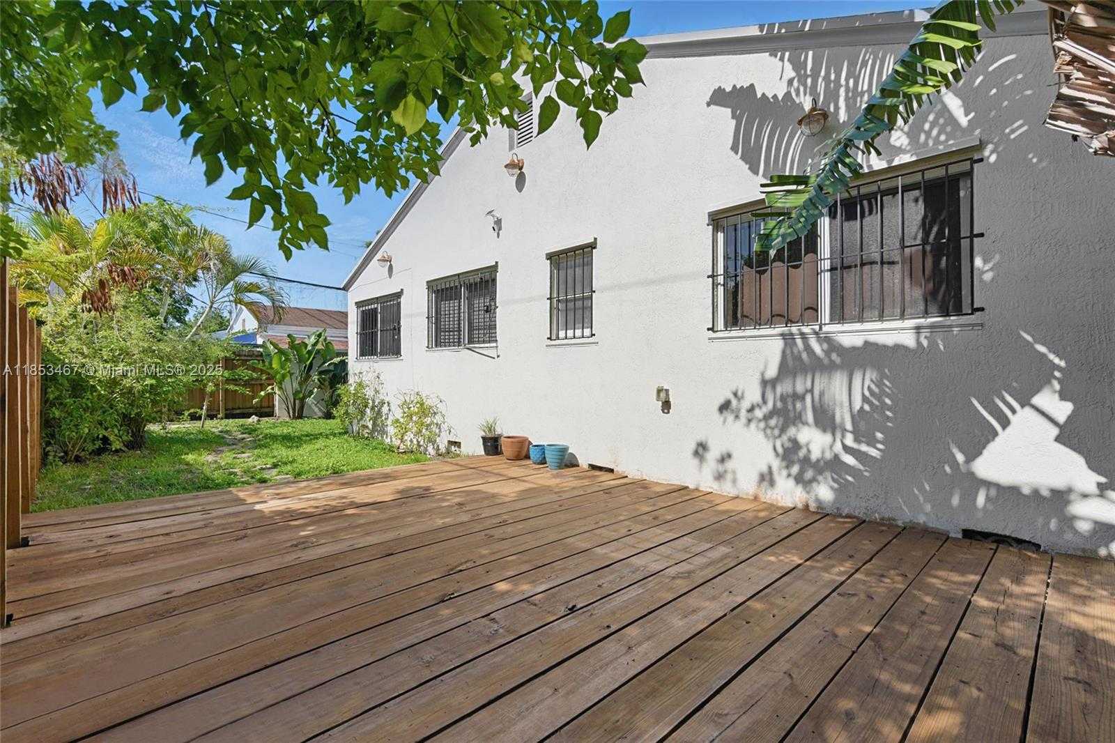 Small Image of 500 NORTH WEST 47TH ST #500, Miami Number 27