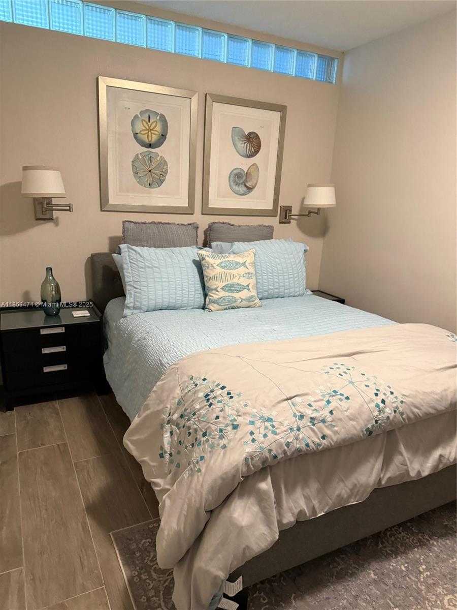 Small Image of 2301 COLLINS AVE #528, Miami Beach Number 13