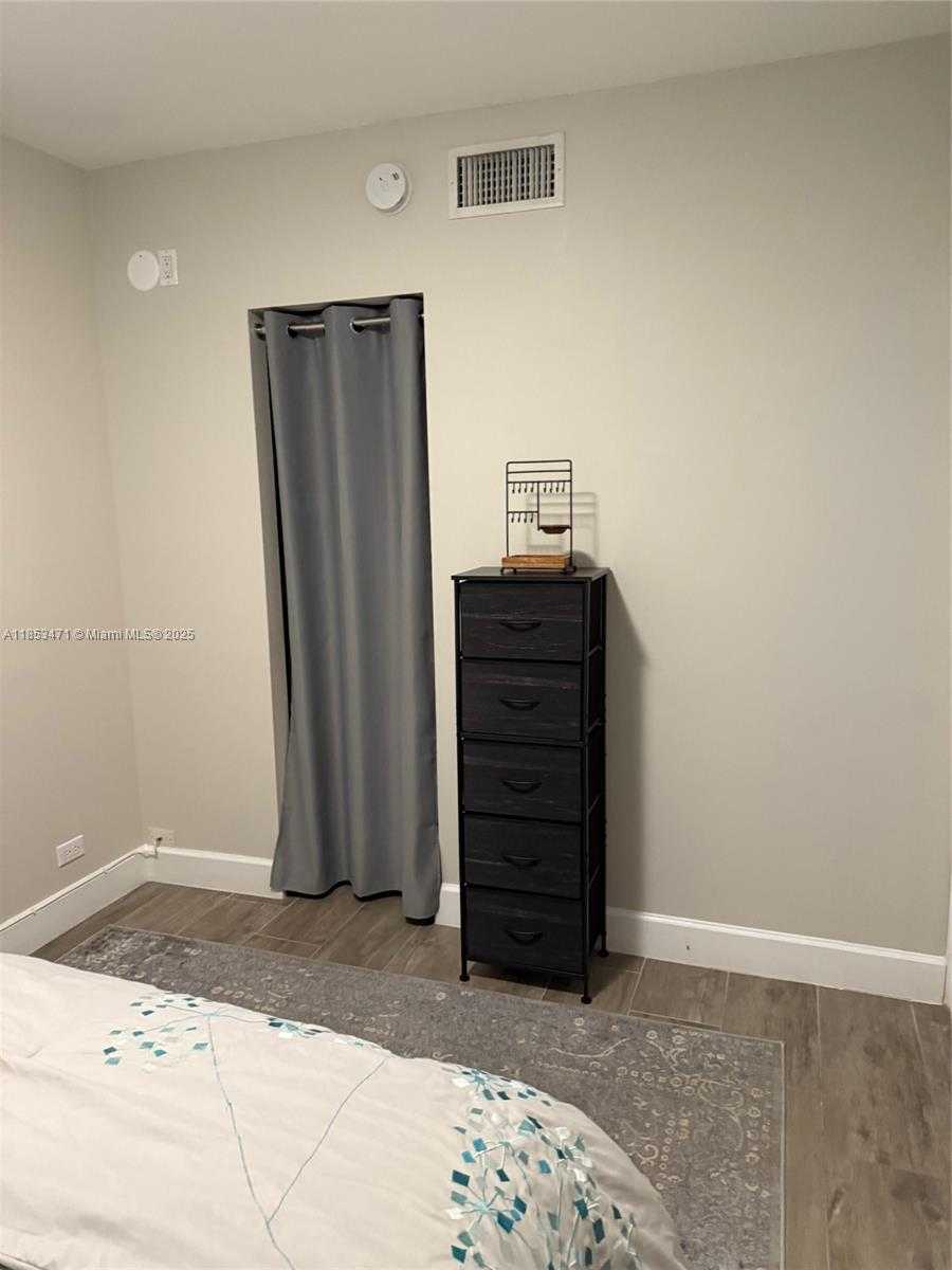Small Image of 2301 COLLINS AVE #528, Miami Beach Number 14