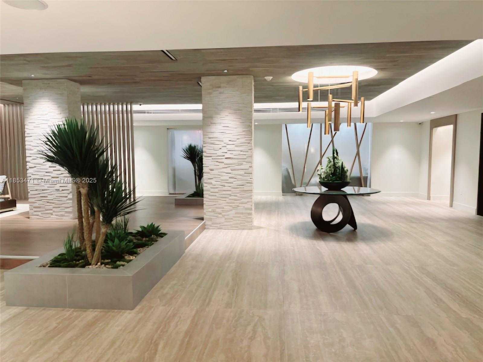 Small Image of 2301 COLLINS AVE #528, Miami Beach Number 2