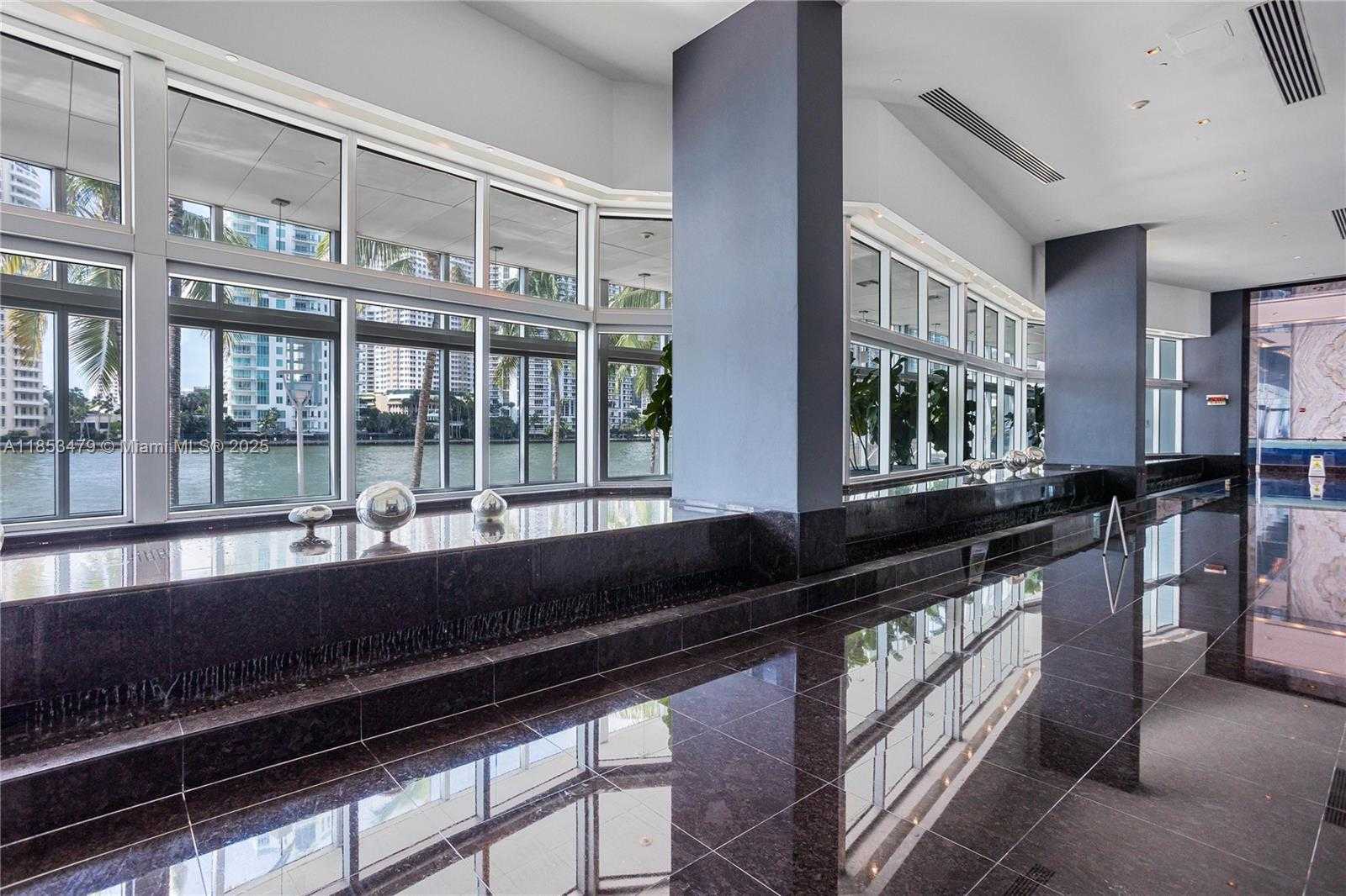 Small Image of 335 SOUTH BISCAYNE BLVD #LPH-00, Miami Number 16
